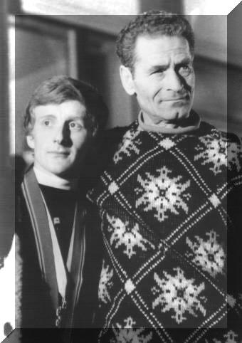 Wojciech Fortuna i Stanisaw Marusarz - przedstawiciele dwch pokole skoczkw narciarskich. fot. Roman Serafin